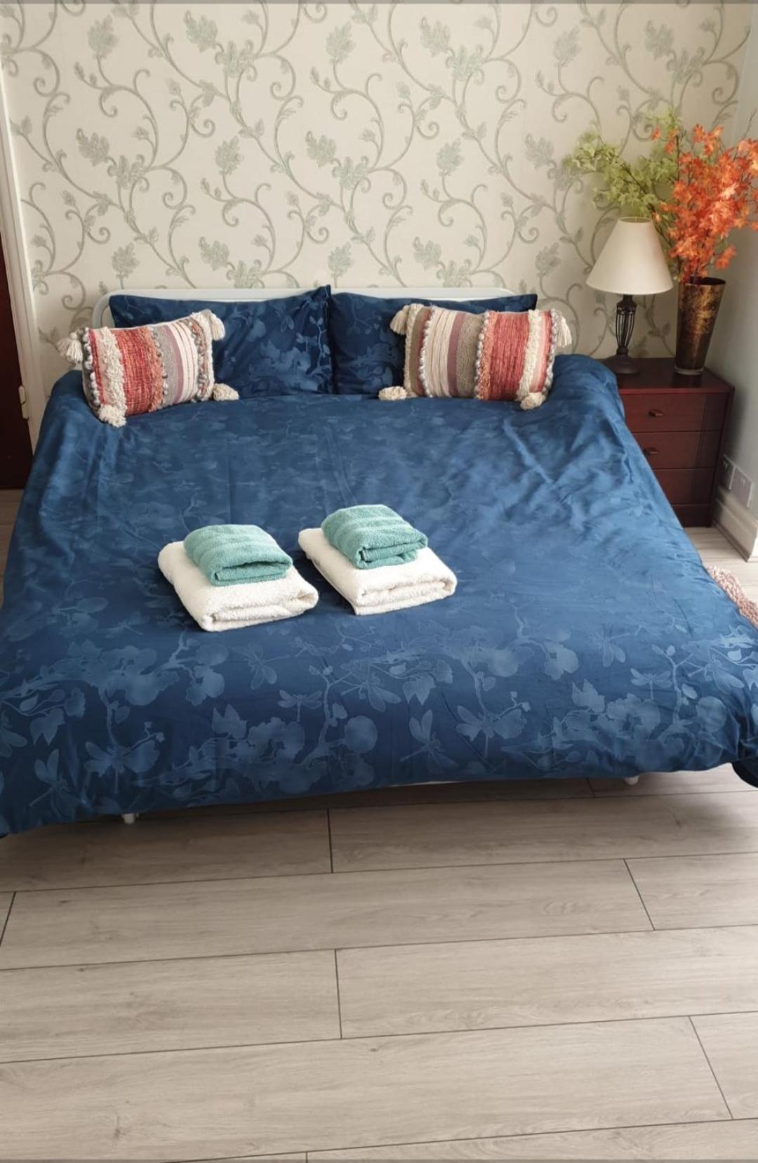 Beautiful Double En-Suite Room, Separate Entrance, Ilford, Central Line Gants Hill, Free Parking Kültér fotó