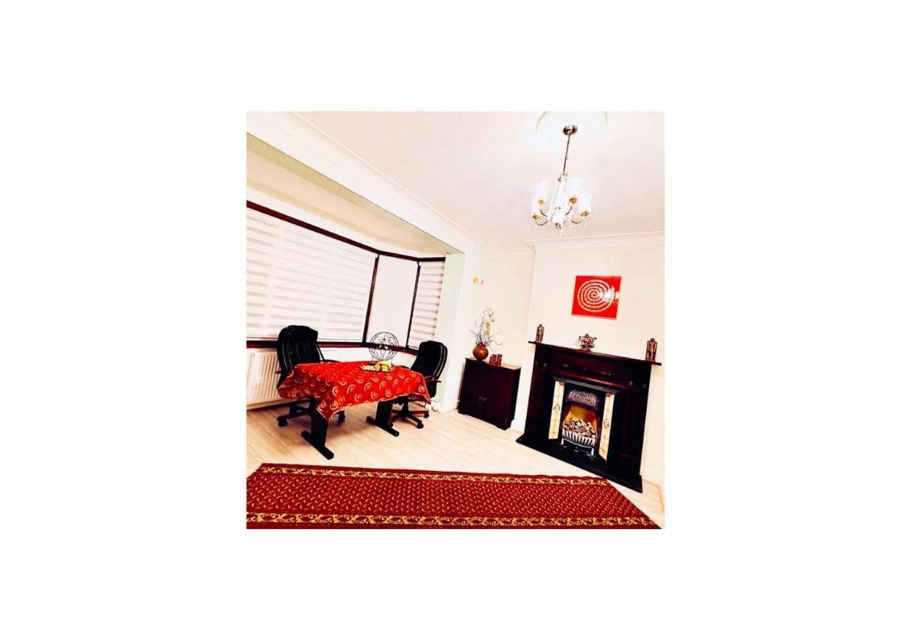 Beautiful Double En-Suite Room, Separate Entrance, Ilford, Central Line Gants Hill, Free Parking Kültér fotó